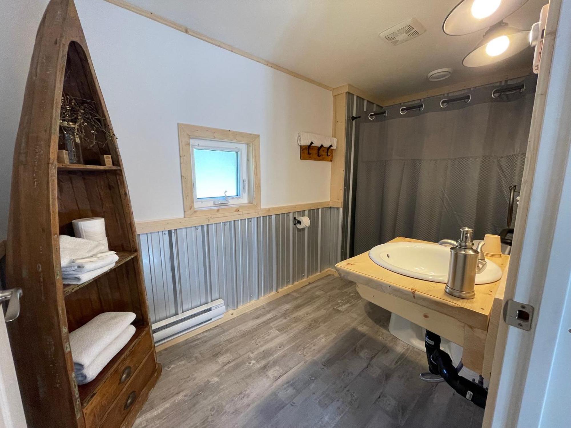 היינס ג'נקשן Mount Logan Ecolodge & Retreat Center מראה חיצוני תמונה