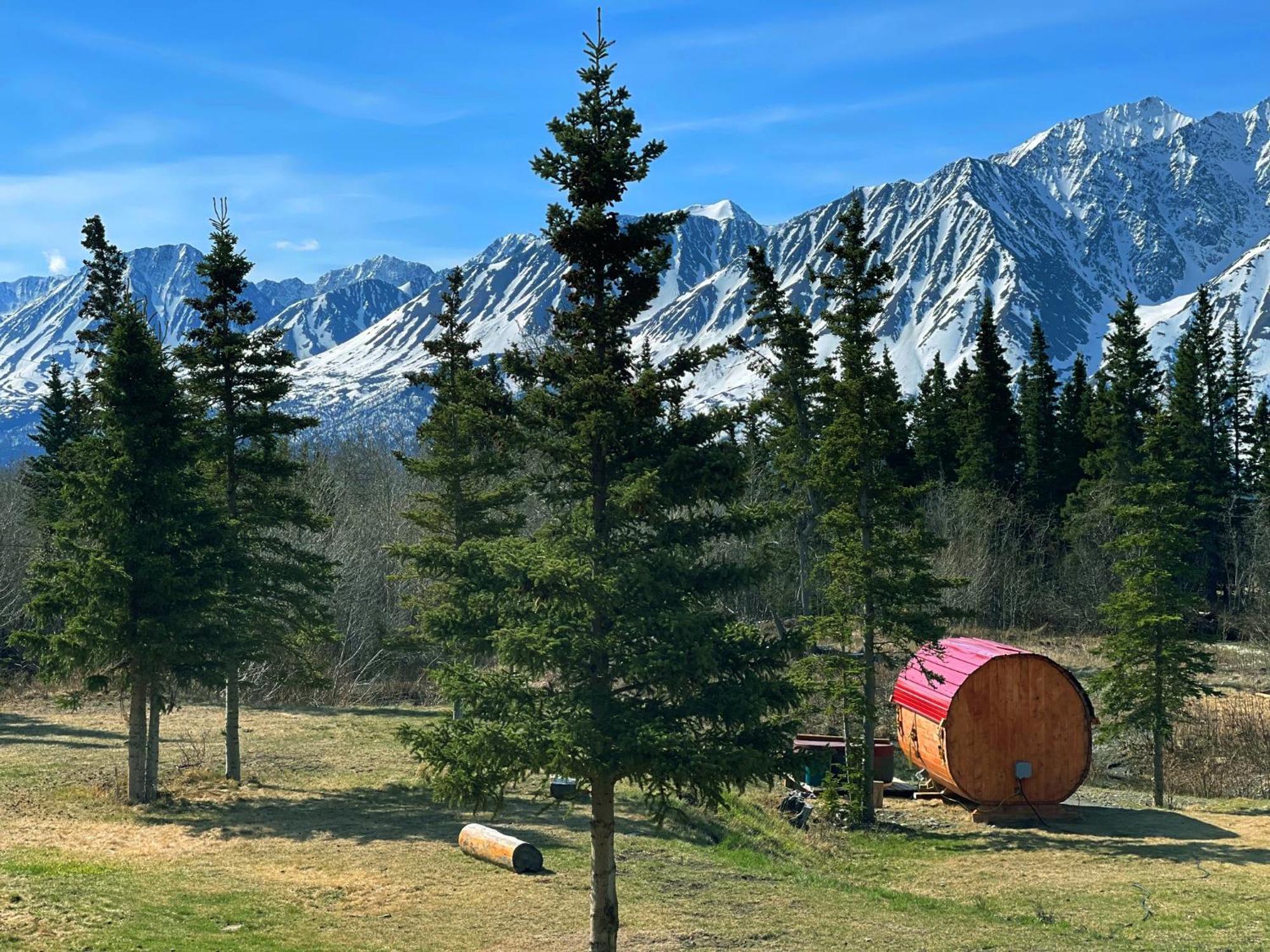 היינס ג'נקשן Mount Logan Ecolodge & Retreat Center מראה חיצוני תמונה