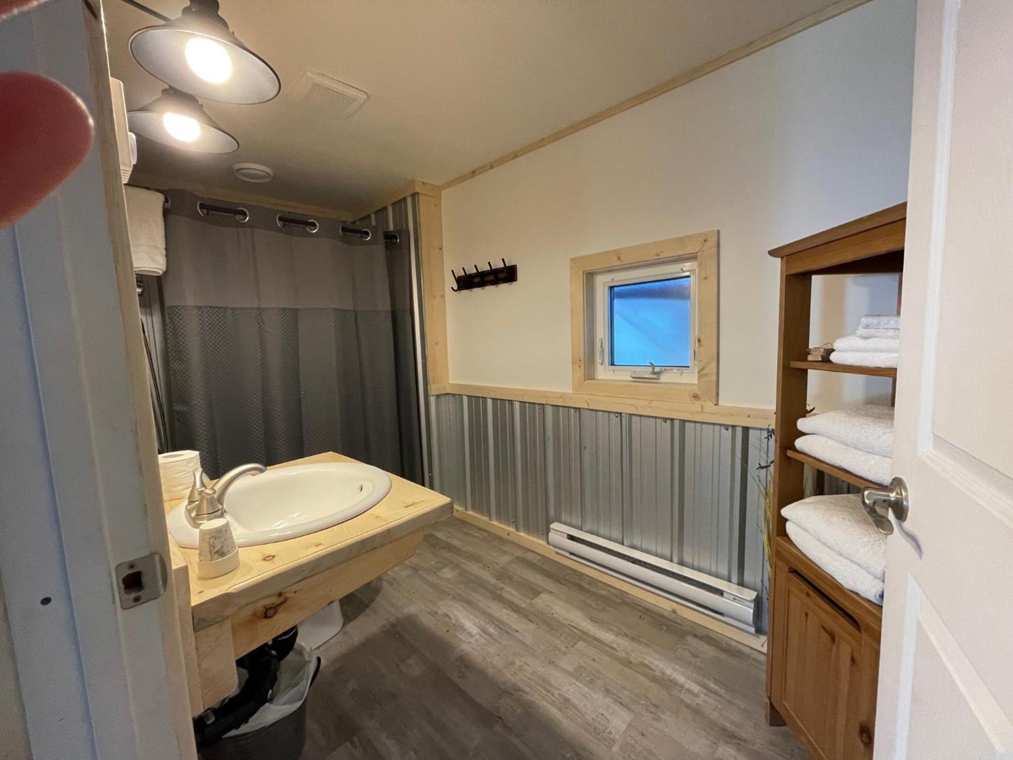 היינס ג'נקשן Mount Logan Ecolodge & Retreat Center מראה חיצוני תמונה