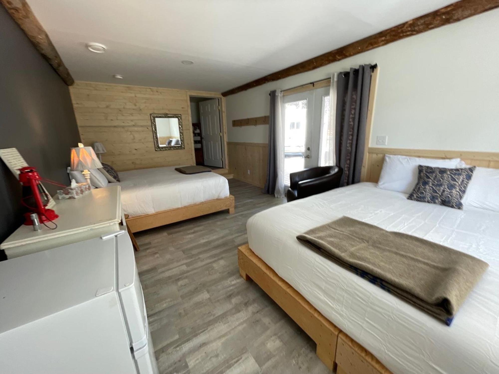 היינס ג'נקשן Mount Logan Ecolodge & Retreat Center מראה חיצוני תמונה