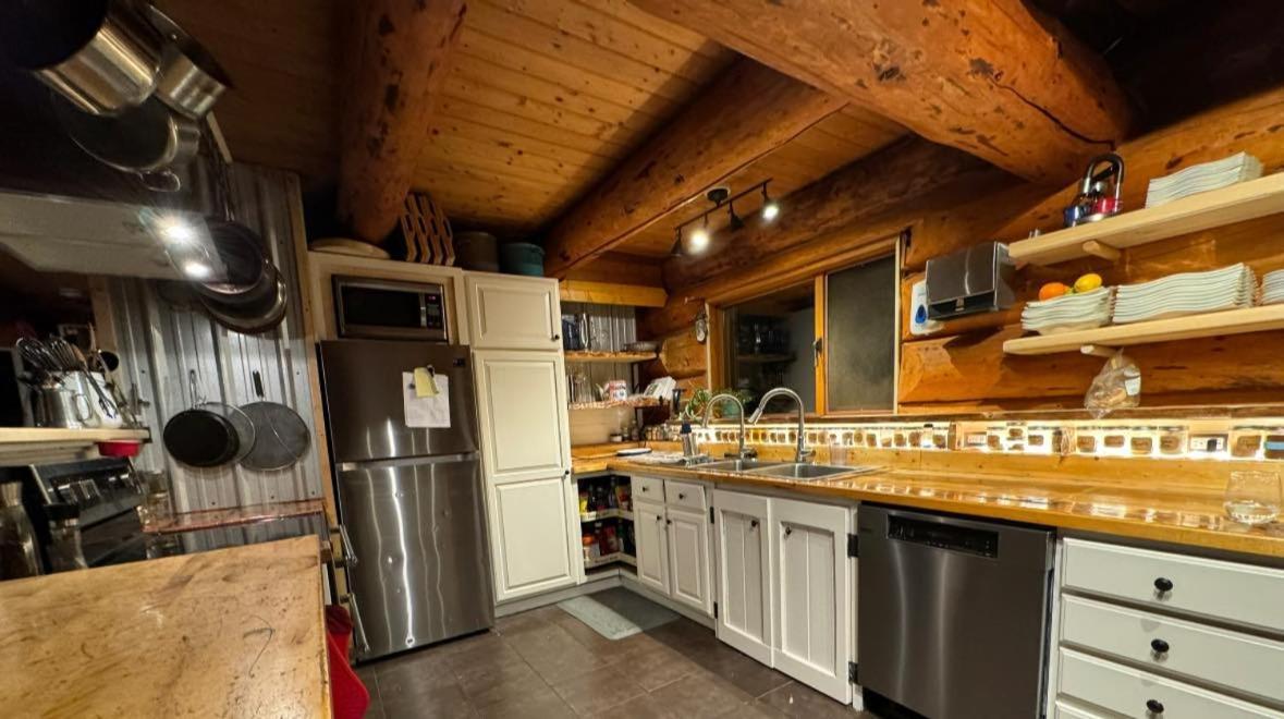 היינס ג'נקשן Mount Logan Ecolodge & Retreat Center מראה חיצוני תמונה