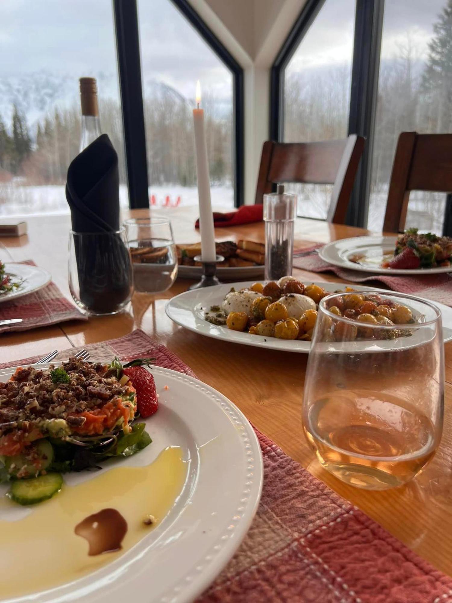 היינס ג'נקשן Mount Logan Ecolodge & Retreat Center מראה חיצוני תמונה